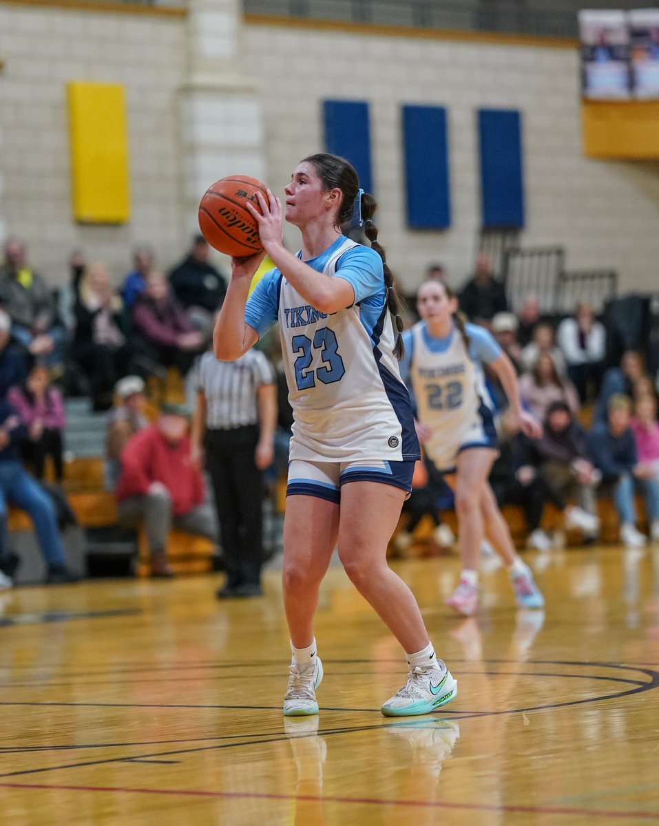 WBNewsFacts's tweet image. Jackie Pohl scored a personal season high 13 points against Acton Boxborough. Jackie Pohl only a sophomore, has played like a 4-year varsity starter with her outstanding vision in making assists and may be the best on target distance passer in the conference constantly finding a…