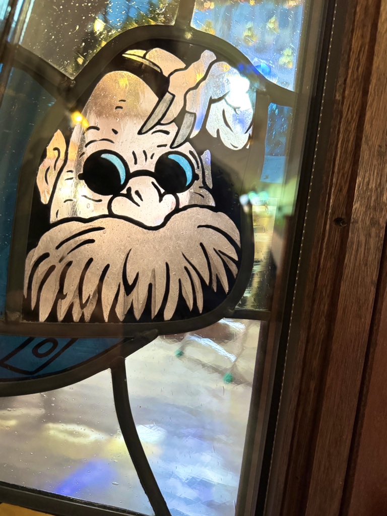 どっちが登場するでしょうか…？ 良いお年をお迎えください