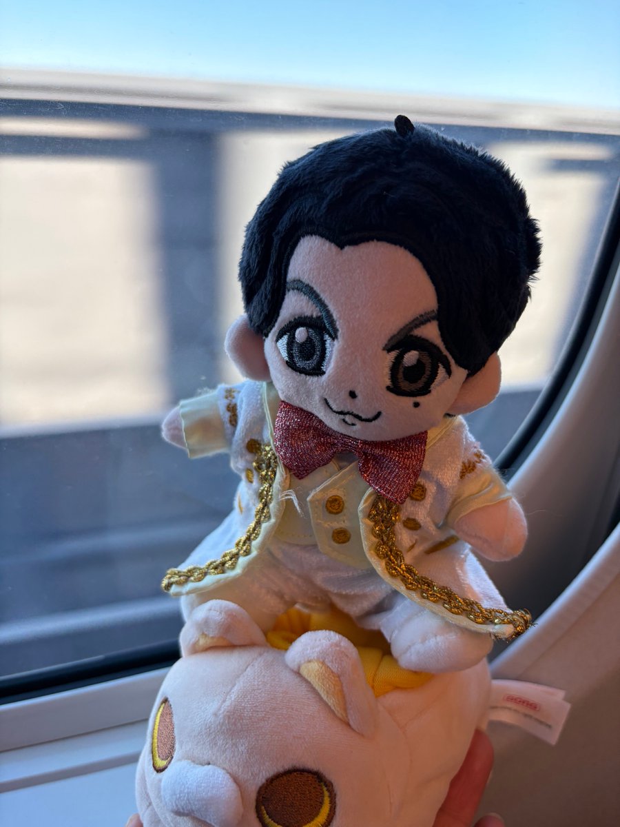 aporo_45's tweet photo. 2025年も横浜K-ArenaへましゃのLIVEへ行く事が出来ました
幸せです😆
今年はましゃぬいと一緒🥰
来年の神戸から始まるツアーもあるので
心に余裕がある年末を過ごしています
楽しみがあるのは本当に幸せ。 https://t.co/KKWF5Z232a