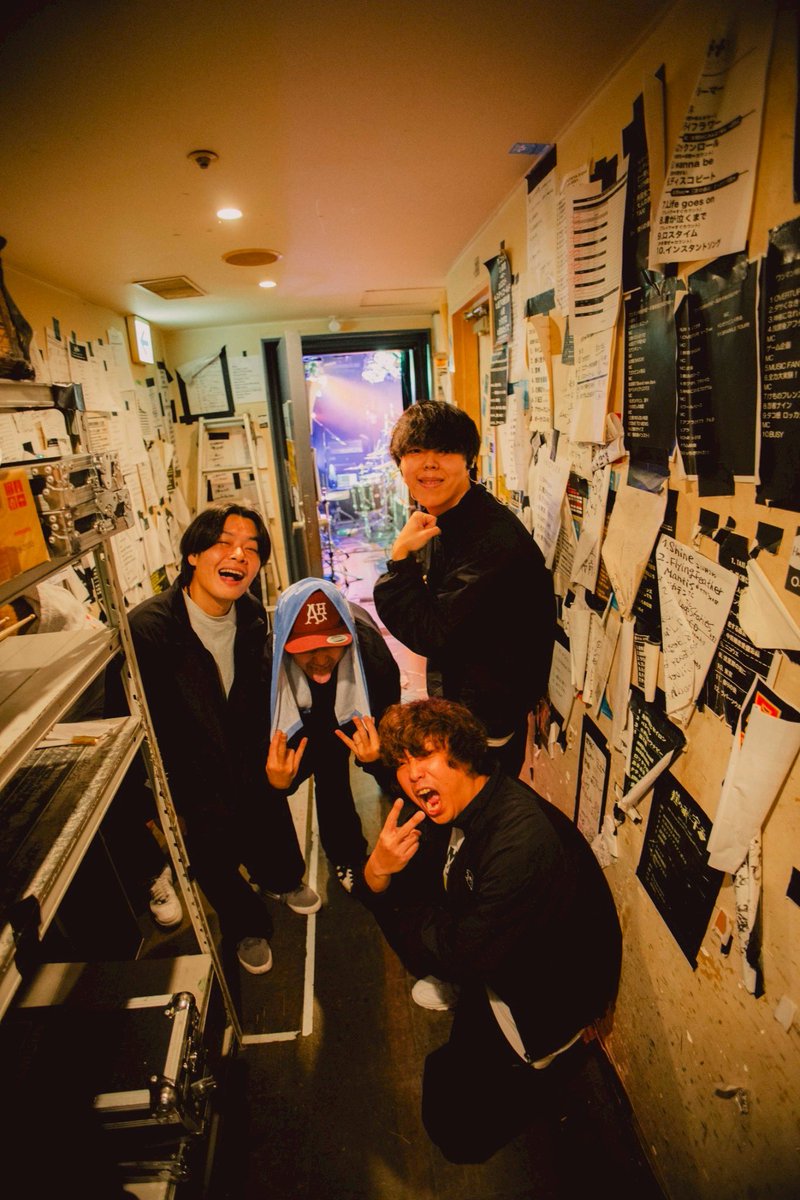 yoshikun_pot's tweet photo. 2025年、最後のライブが無事終了！
今年はたくさんライブができて、そしてキャリア最大のなんばHatchでツアーファイナルも迎えられました。
いつも応援してくれるみんな、本当にありがとう！
来年はもっと貪欲に、もっと面白いことをやっていきます🔥
良いお年を！ https://t.co/AcffdDKwFP
