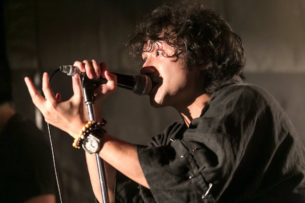 mamoru_rikishi's tweet image. よーへいさんから
ステージ衣装譲っていただいたのも今年か😳
なんかすごい時間経った感ある🤣笑笑

ザ世界大戦ズ時代のステージ衣装は
これまたセカタイ仲間が作ってくれた
Tシャツと共に、
自宅の力士部屋に飾ってます🙏✨