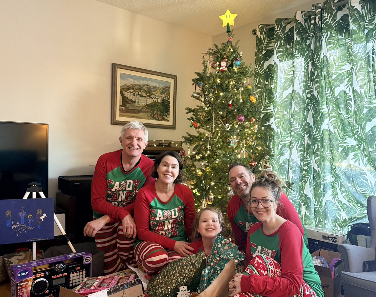 Submitted our family picture to <a href="/NTVNewsNL/">NTV News</a> for the NYE photo scroll.  If you know you know 😉