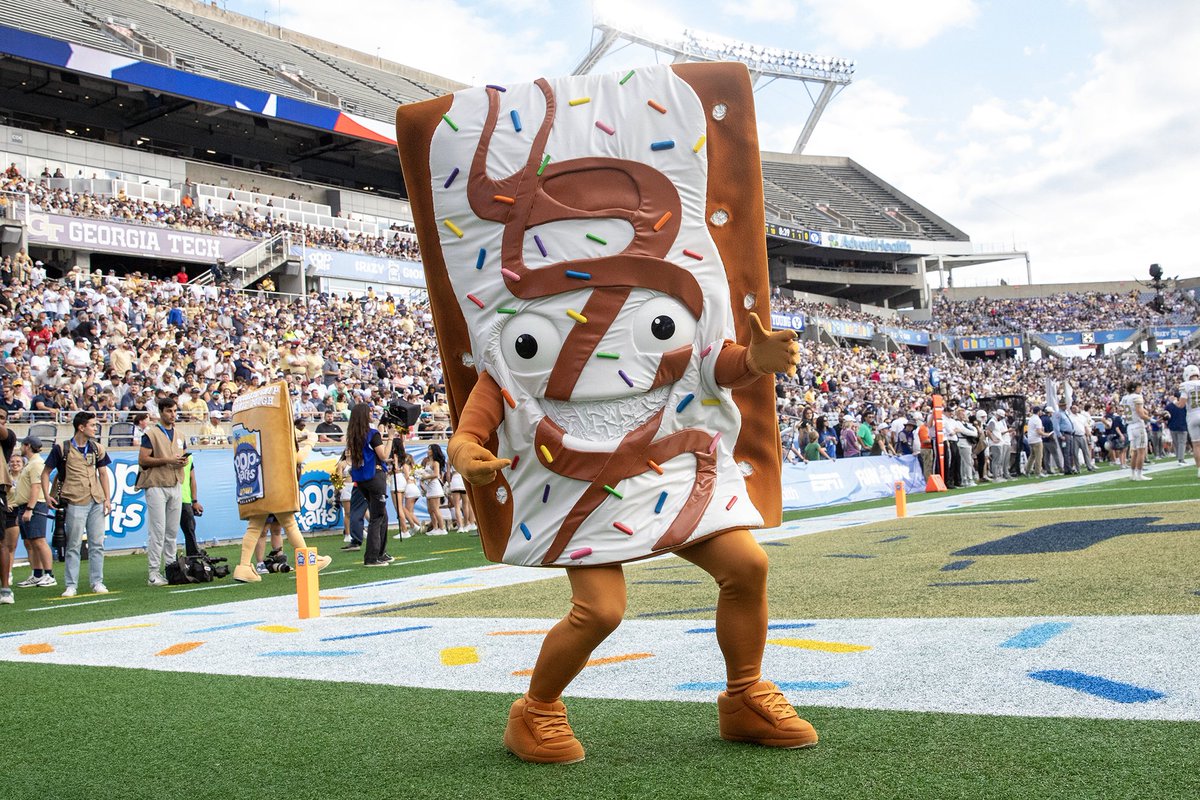 BlueBarronPhoto's tweet image. Pop-Tarts Bowl Mascot Portraits