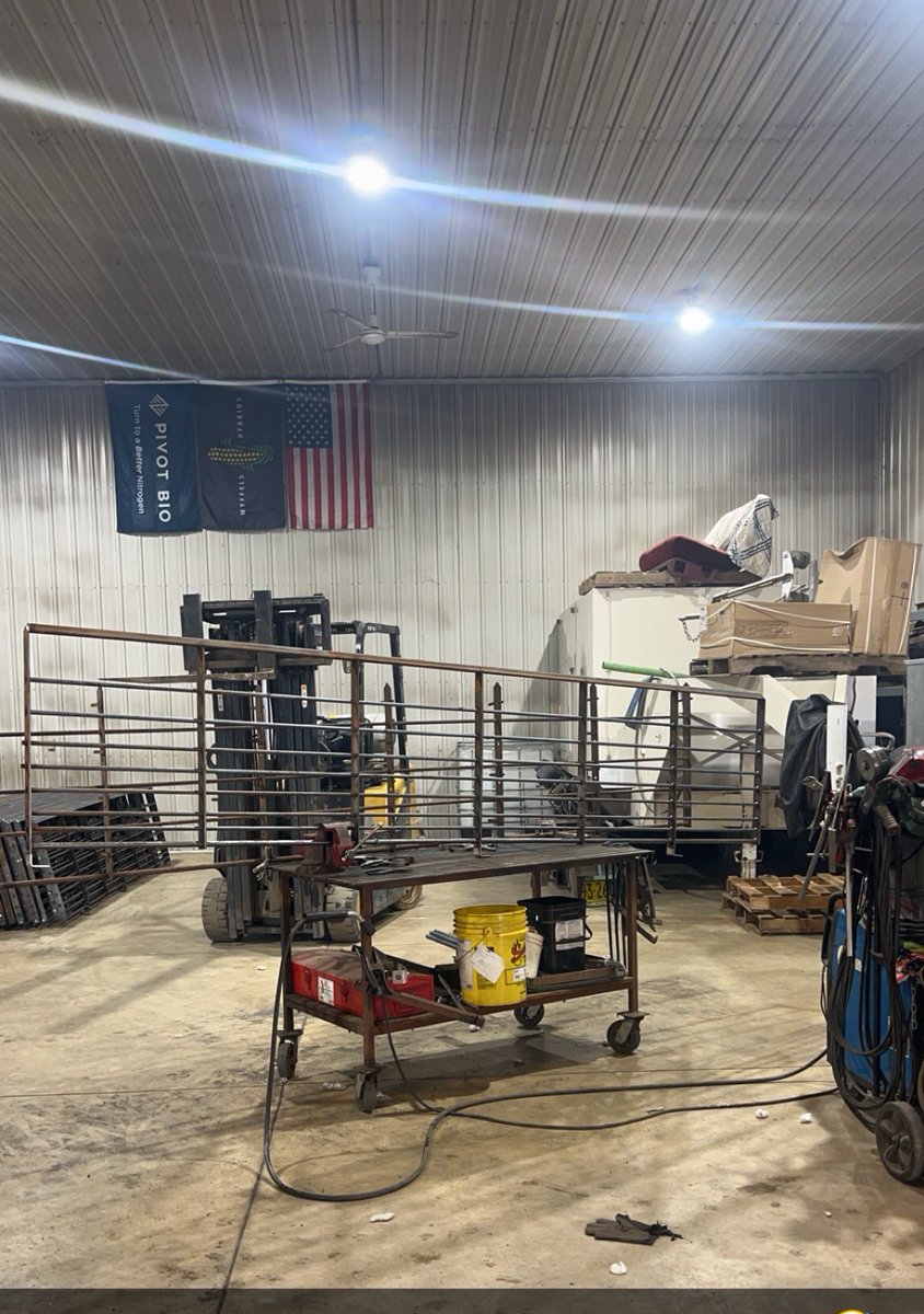 RyenBosma's tweet photo. @gavin_spoor Spend my winters doing the same thing. Have completely re-gated my 4200hd finisher building them all myself. https://t.co/ZFpbTWB0zp