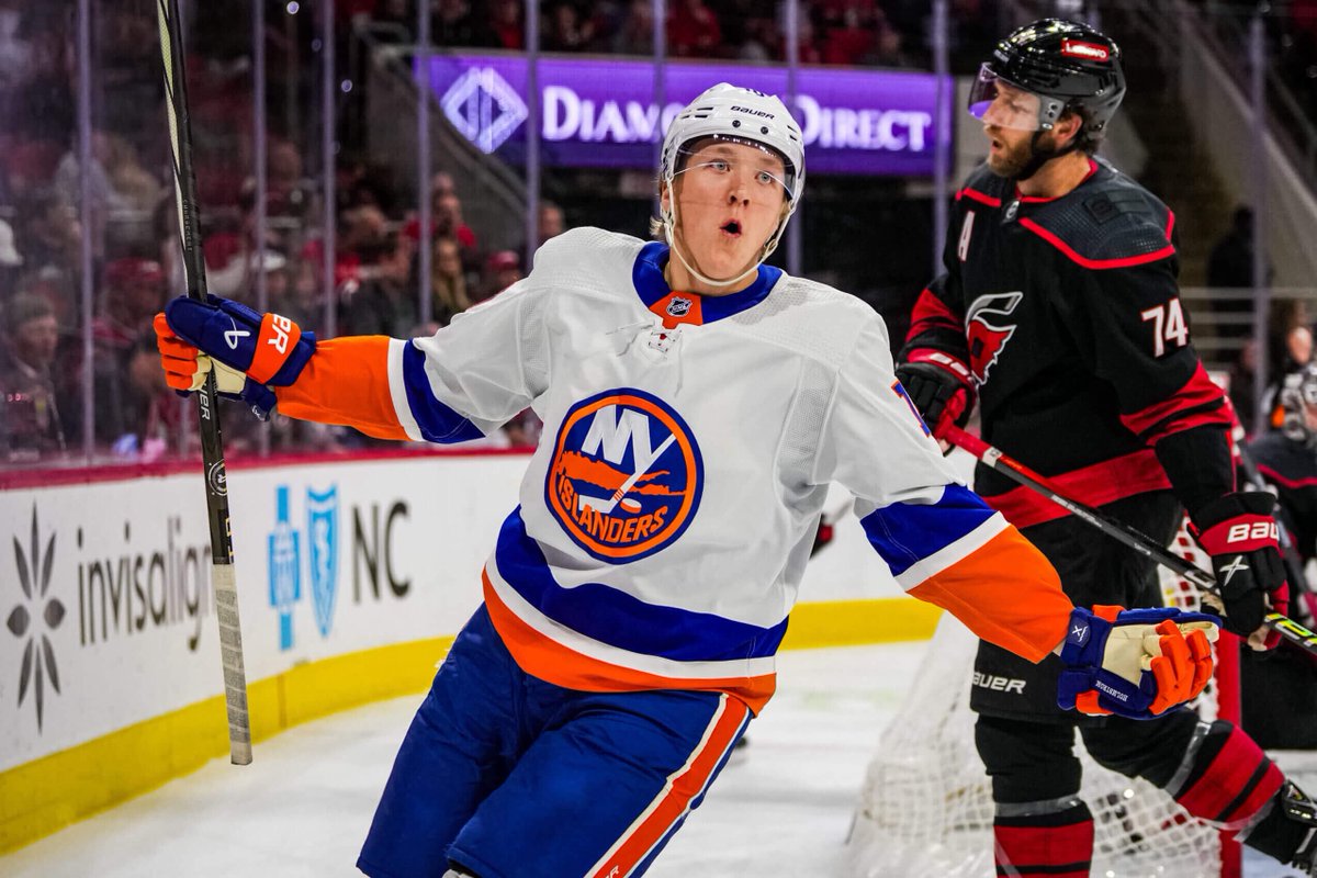 IslesRumor's tweet photo. This Holmstrom - Ritchie - Shabanov line is absolutely cooking.

Keep these guys together Roy. #Isles https://t.co/TqODVNHXM6