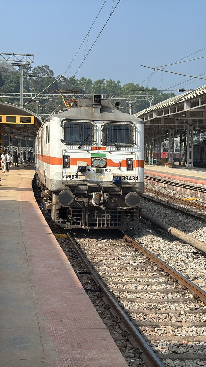 RailMinIndia's tweet photo. Indian Railways achieves a major milestone in Karnataka with the electrification of Sakaleshpur - Subrahmanya Road Ghat Section, one of the network’s most challenging terrains, enabling cleaner and energy-efficient train operations in the region. 🚆 https://t.co/UQt3E6UyfT