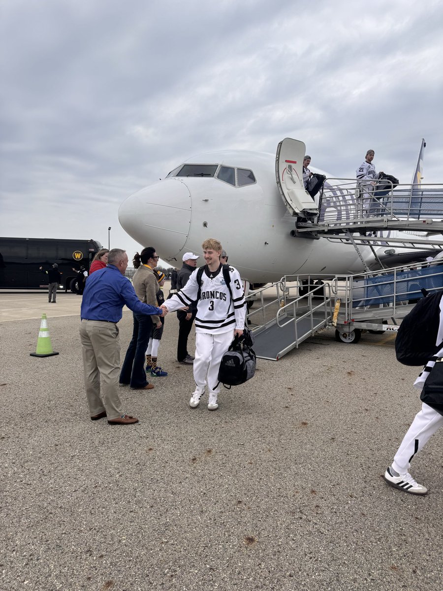 fwheliport's tweet photo. @WMUHockey How about a couple more! https://t.co/Nco3UPZNin