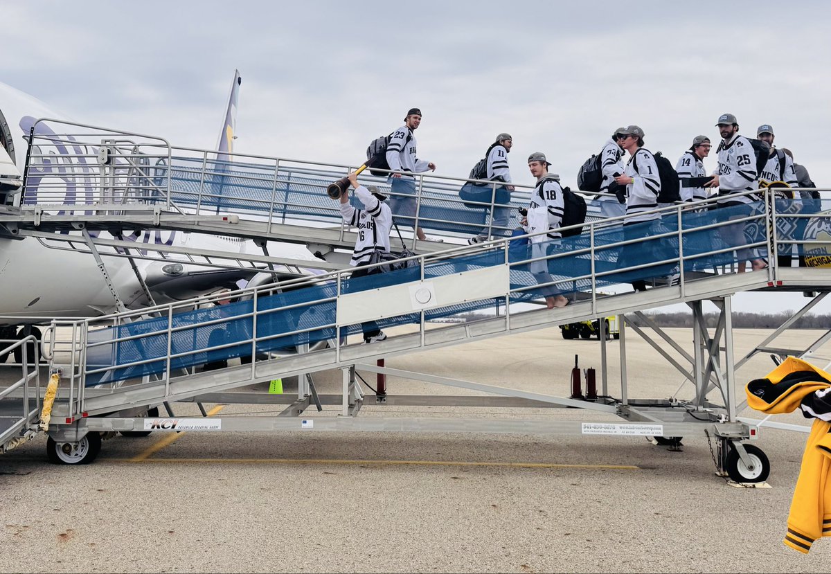 fwheliport's tweet photo. @WMUHockey How about a couple more! https://t.co/Nco3UPZNin
