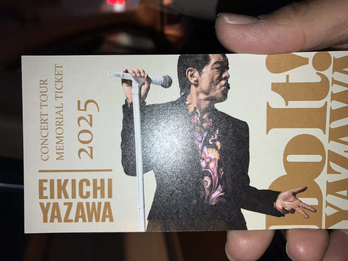 EYSH1830's tweet photo. 今年もなんとか超えられそう！
年齢と共に下垂体のホルモン調整が数字より大変かもです(身体中が痛い)
でも大好きな永ちゃんのコンサート5mくらいの所で永ちゃんに会えた。生声聴こえるくらい！
永ちゃん76歳私61歳
永ちゃんが頑張ってるから私も来年頑張ります
#下垂体機能低下症
#矢沢永吉 https://t.co/RbkZt3YNJz