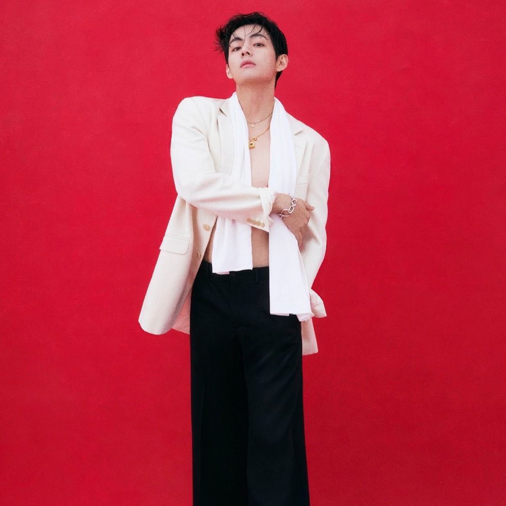 btschartsdailyc's tweet image. #V's “New Year” Message to ARMY - Gold Membership! 

“2026 will be filled with even more wonderful memories, so look forward to it! It's been a while since I've released an album, so I'm nervous, but I'll do my best, so please look upon it kindly. I missed you so much! Have a…