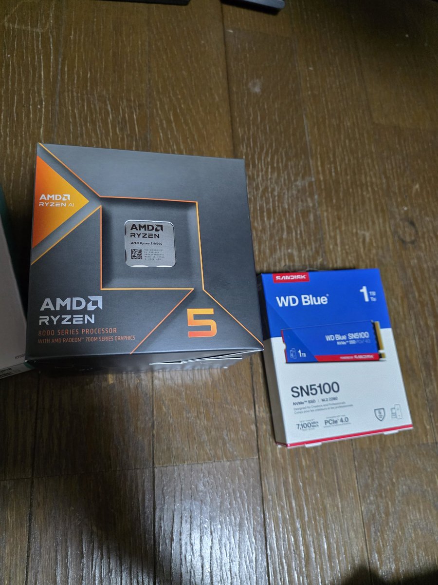 f239ti2620's tweet photo. 来た来た(笑)
格安でサブPC組もう、ケース、マザボ、メモリーあまってるし、HDDはメインPC用…正月呑みながら😁 https://t.co/LGM3SAeUpC