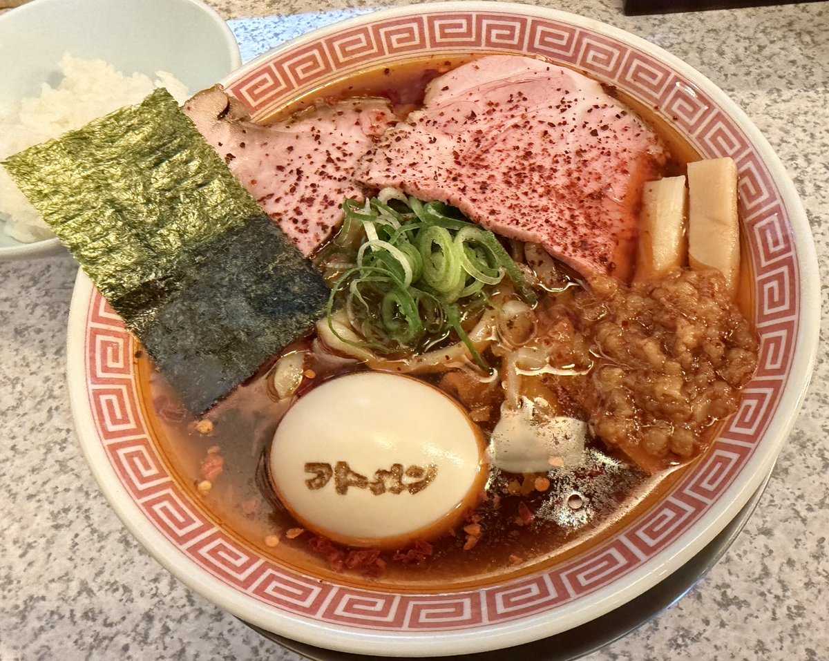 K76251661's tweet photo. 大晦日！真っ赤な年越しそば！NORAMEN！うまい😆 #ラーメン #ランチ #年越しそば #福岡 #NORAMEN https://t.co/jxltNYi1aD