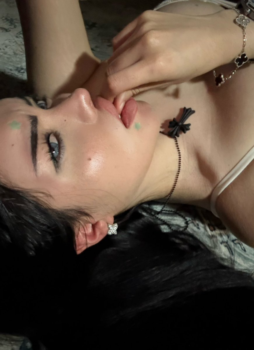 eIfen's tweet image. im angy