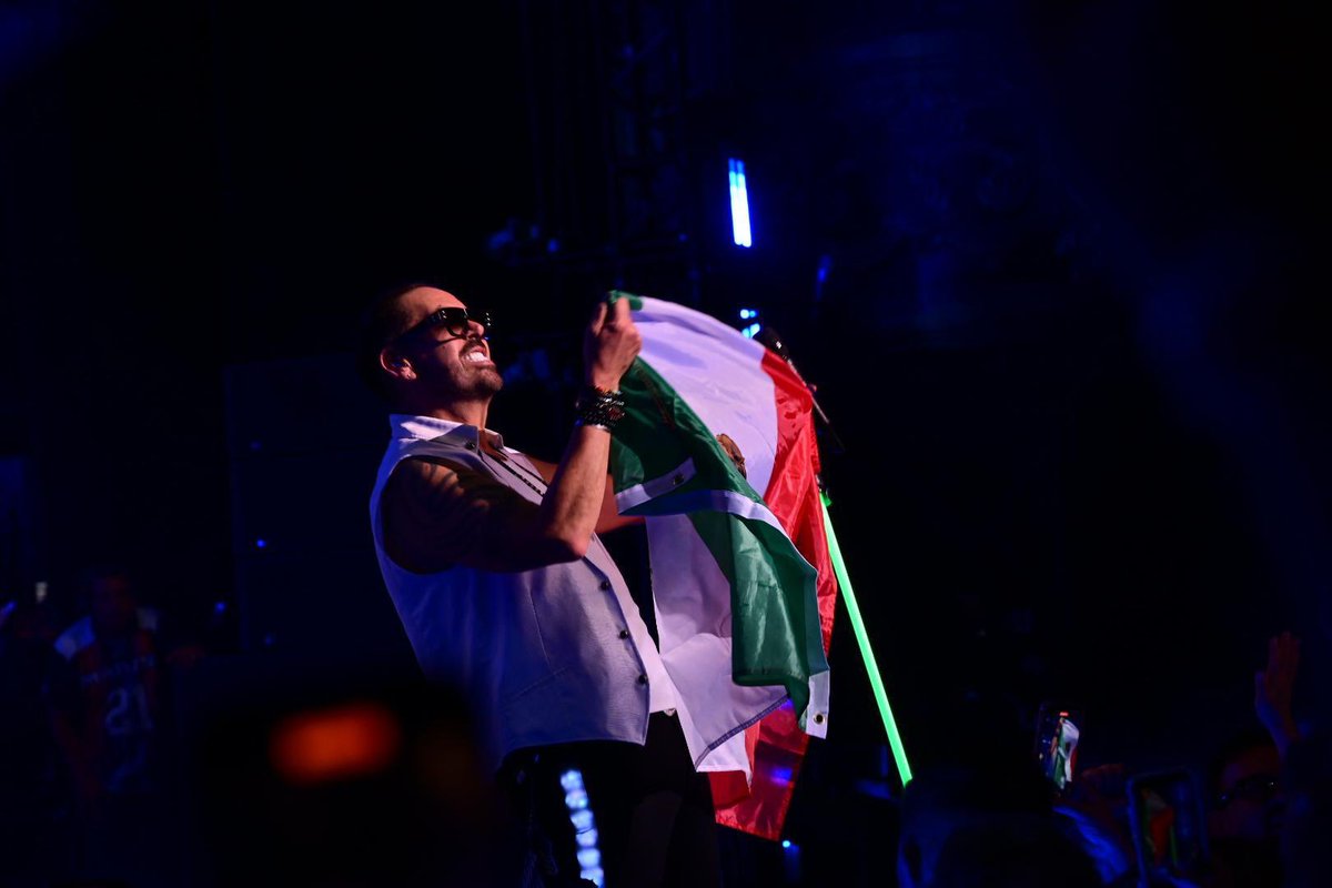 ¡Suéltate D’Alessio! 😎🔥 

Gracias Jorge D’Alessio por llenar el escenario con tu talento y compartirlo con toda nuestra familia matutera. 🎹🎤❤️‍🔥