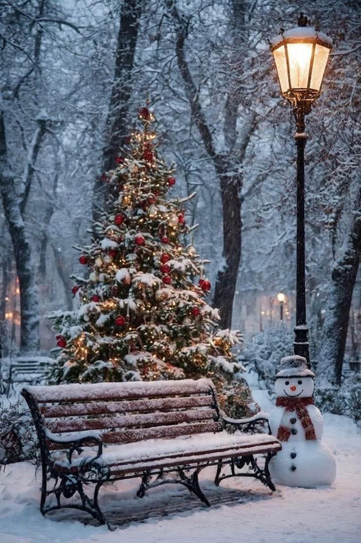 Энэ жил санасан зорьсон үйлс маань бүтсэн сайхан жил блаа. Ирэх жил ч бас эрүүл энх, үйлс бүтсэн жил байг ээ! Та бүхэнд ч бас сайхан жил байх болтугай!