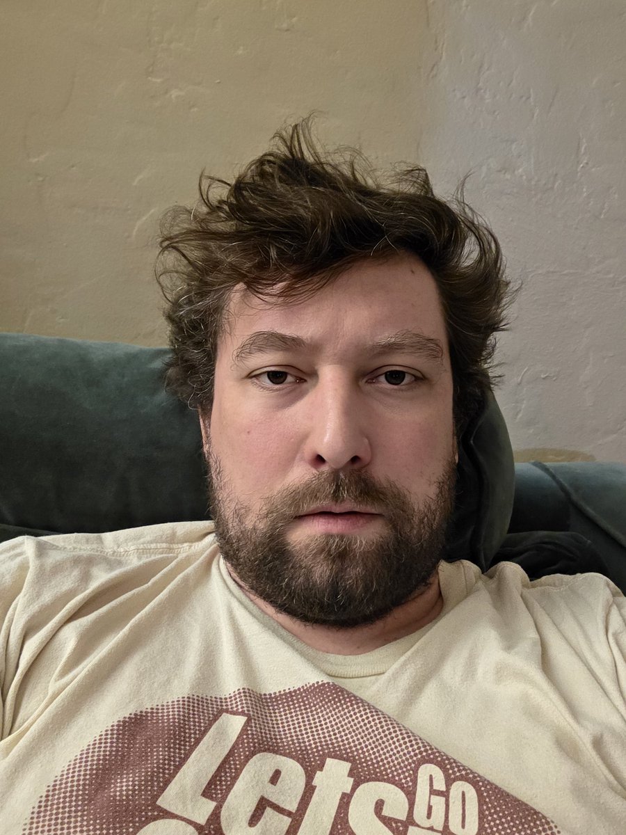 commentiquette's tweet image. 5 minutes ago vs right now