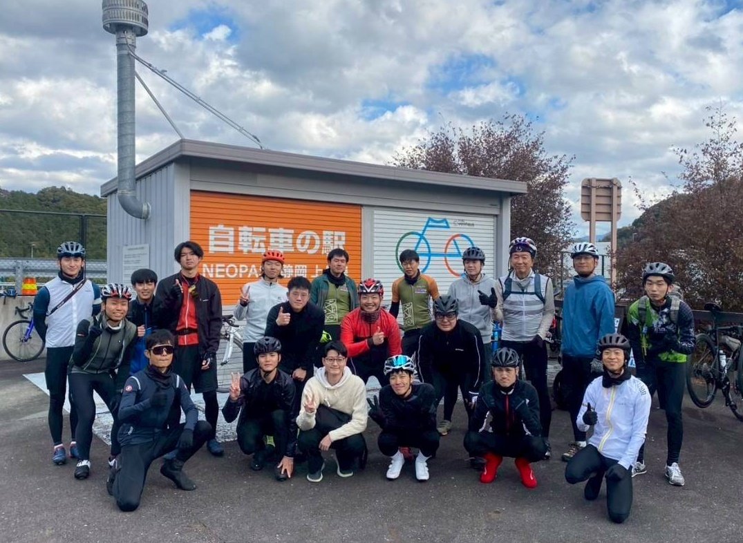 Tokoha_Cycling's tweet photo. 今年も1年間当サークルの活動を
見守っていただきありがとう
ございました！✨
日々のライドからイベント開催、
ボランティア等多くの活動のが
できた1年だったと感じております。
来年度も活動の方頑張っていき
ますので引続き見守ってくださると
幸いです☺️
では皆様、よいお年
お迎えください🐴 https://t.co/jShlWX0Zmt