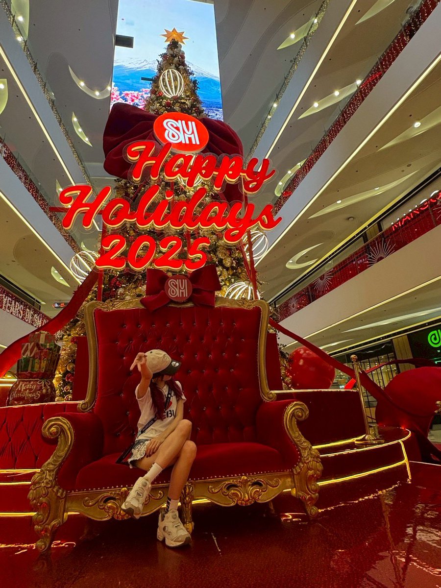 おはみお🐰⸝꙳
今年最後のᒪOᘜIᑎの時間だお( 　'-' )ノ)`-' )ぺし

2025年もお世話になりました.*·.⟡
今年は色んなことに挑戦できた1年だった👍🏻🤍
グッズ購入してくれた方、TikTokライブ見に来てくれた方、そして毎日おはみおしてくれたみんな❣️
本当にありがとう(* .ˬ.)"