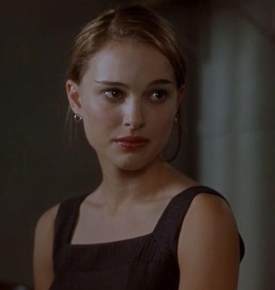 lumascut's tweet image. chapter four of 'when you least expect it' is out now!! 🎄🎁 ✨
🔗 archiveofourown.org/works/75303671

"Padmé looked at him for a moment, feeling her heart warm at the way Anakin cared about including her. Better yet, the way he insisted she be there with them.

With him."