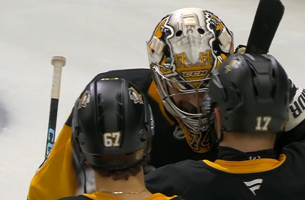 sillyskinner's tweet photo. STU'S FIRST WIN AS A PENGUIN <333 FIRST STAR AND FIRST IN MY HEART #LetsGoPens https://t.co/zu1HFUBkoO
