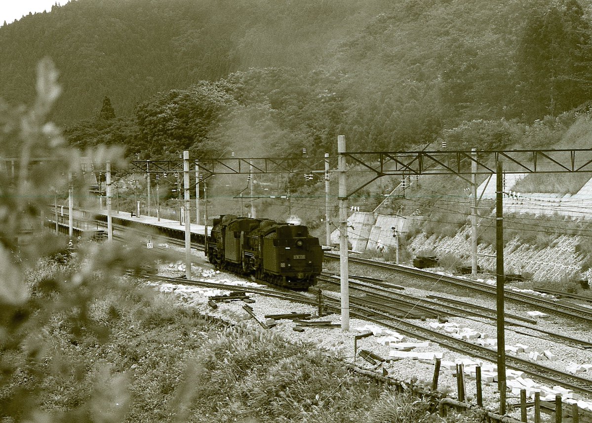 奥羽本線の蒸気機関車のネガをスキャンの中で気になる物 矢立峠入り口