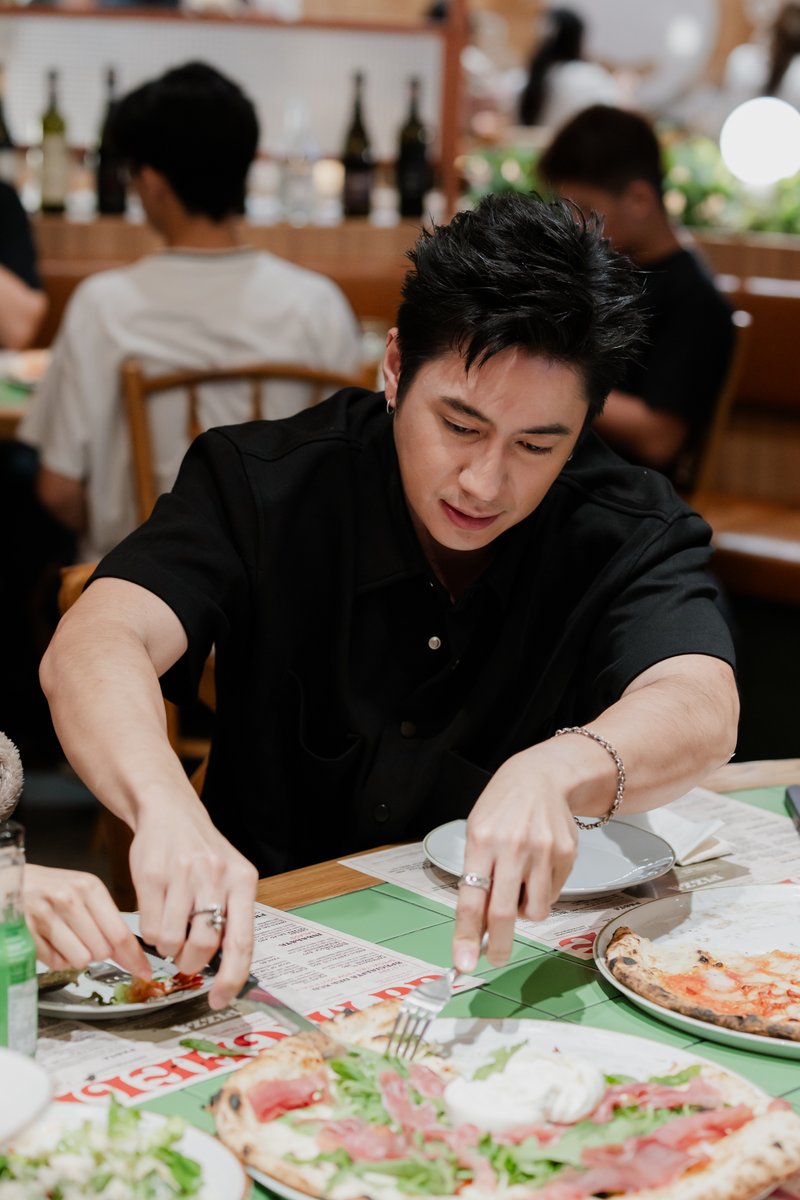 แจม รชตะ (<a href="/RachataJam/">Jam Rachata</a>) กับ New Hangout Destination แห่งใหม่ ใจกลางสยามพารากอน

📍 L'Antica Pizzeria Da Michele, NEXTOPIA, 5th Floor, Siam Paragon 

#JamRachata #แจมรชตะ #NEXTOPIA #SiamParagon