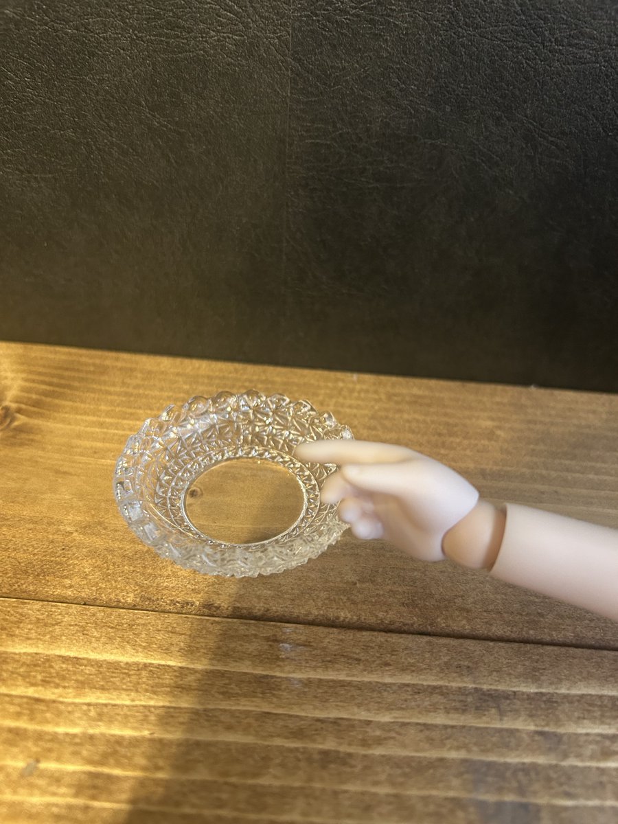 大掃除してたら出てきた！
ドールサイズの応接間にある鈍器こと灰皿
いつか使う？か？？