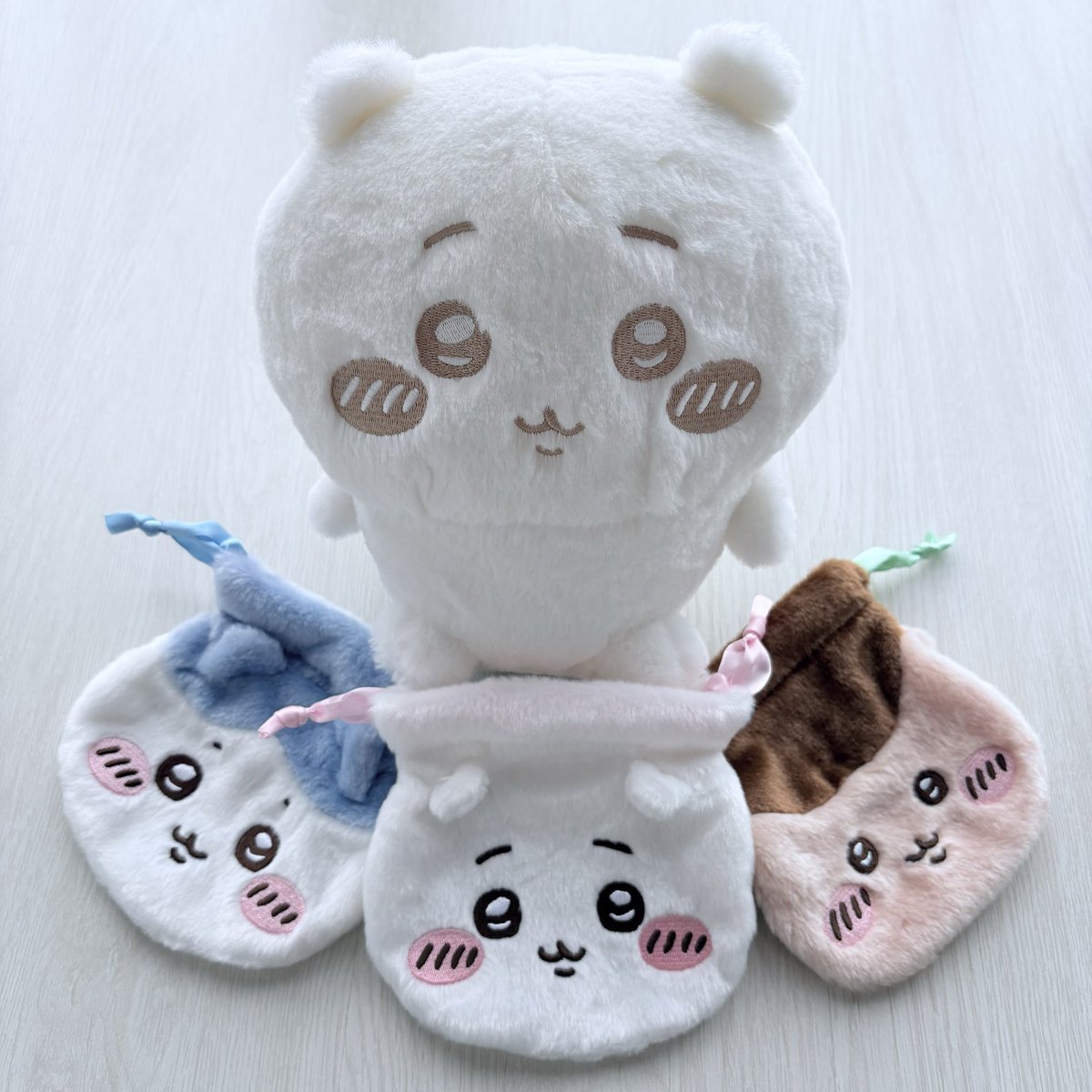 昨日のちい活( * ॑˘ ॑* )

やっと巾着ちいかわちゃん達発見🥹

ミルクいろちいかわは
奇跡的に100円で取れた！
ハチワレも欲しかったけど
全然取れなくて確率も来ないし
大散財で諦めました‥🥲

２つともフワフワで可愛すぎる💛