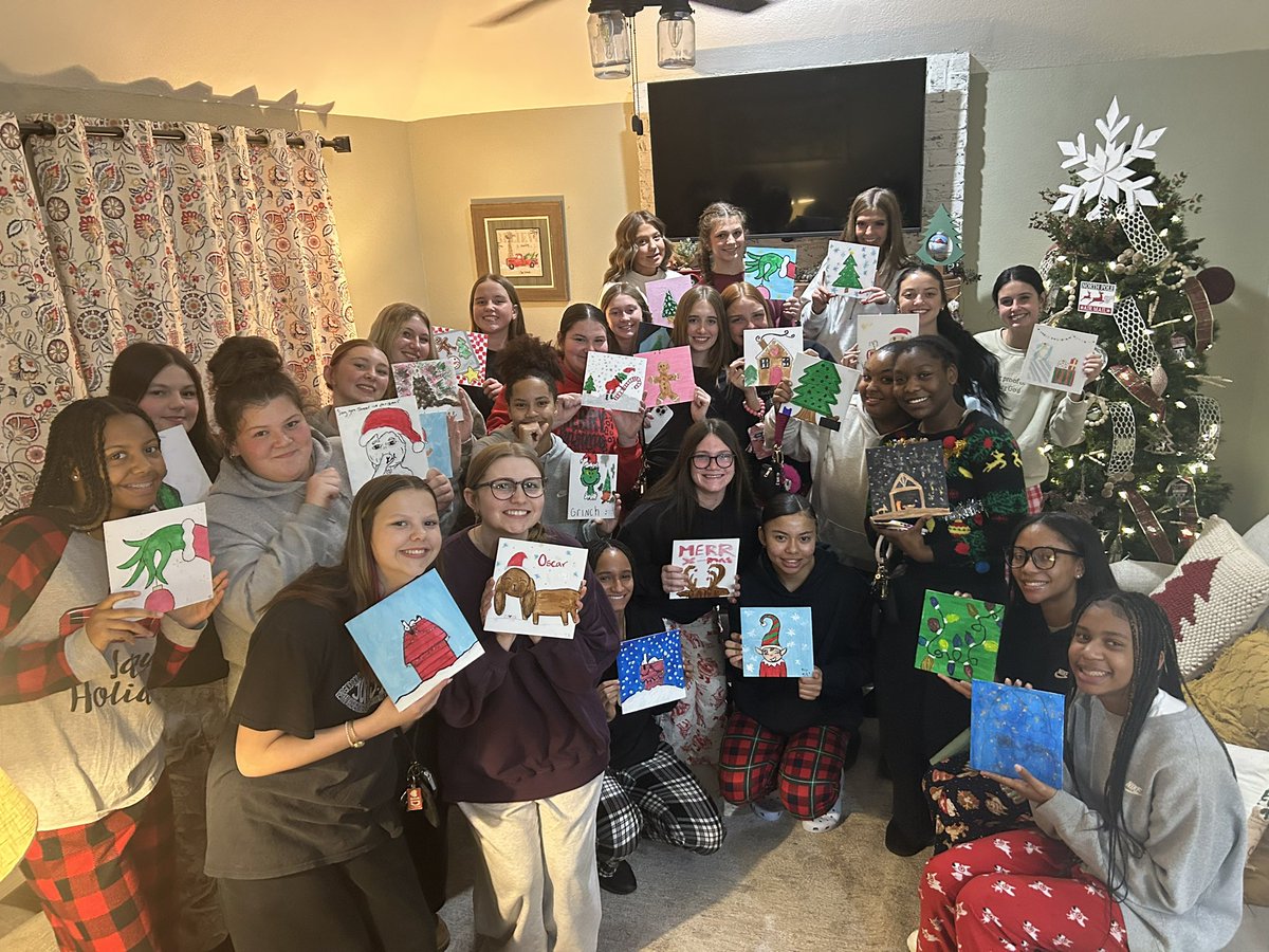 LadyJacketBB's tweet image. Thankful for time spent off the court together! Showing off our artistic ability or lack thereof for some!