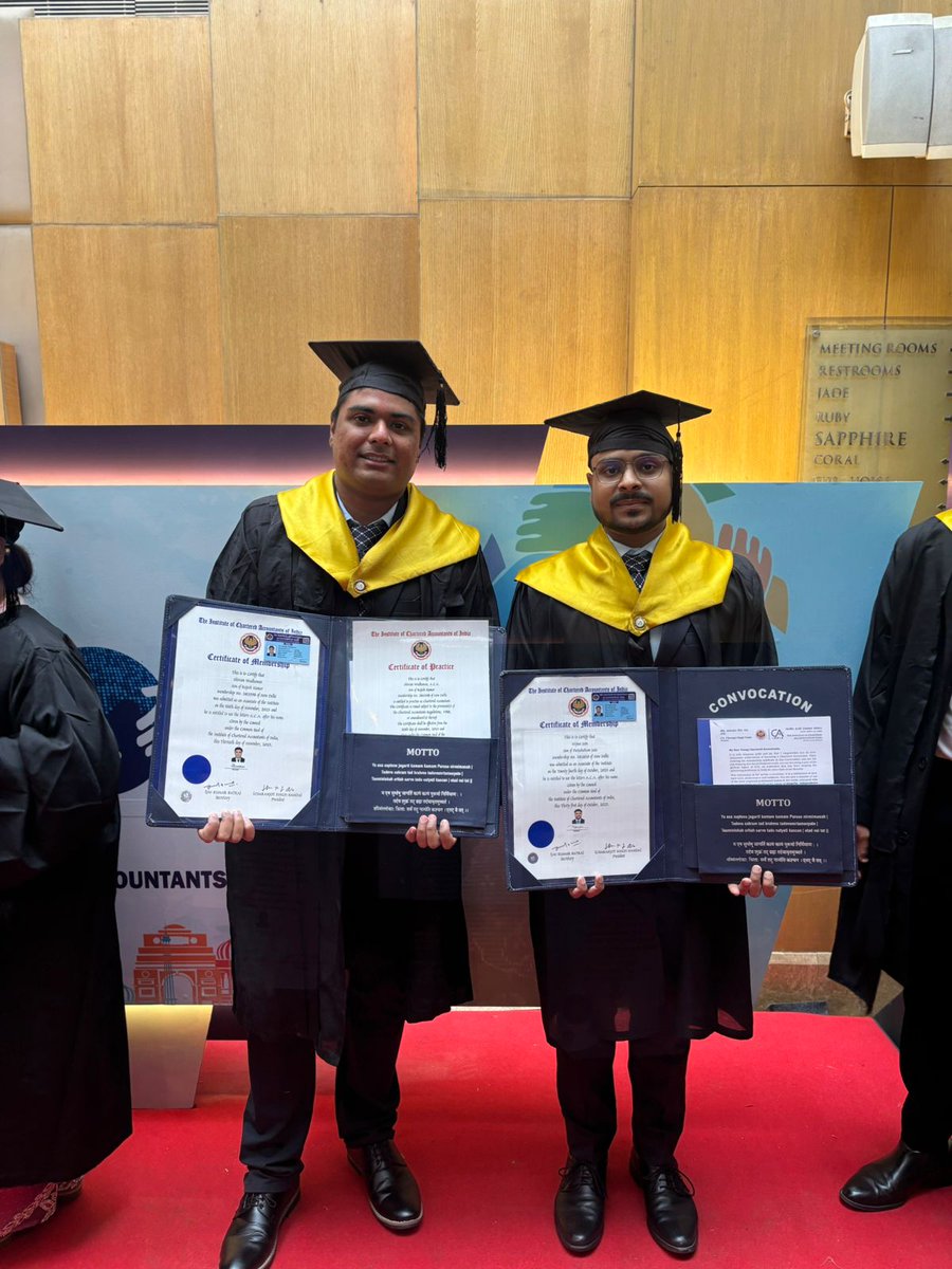 shivamraghu24's tweet photo. convo-CA-ted

#convoCAted #ICAI #charteredaccountant #convocation #victory #life #livelifekingsize #friends #family #office #society #practisingCA #CAfirm #India #big4 #proud #ProudMoment #Parents #thankyougod #godisgreat #HarHarMahadevॐ https://t.co/TvsvM2NyWy