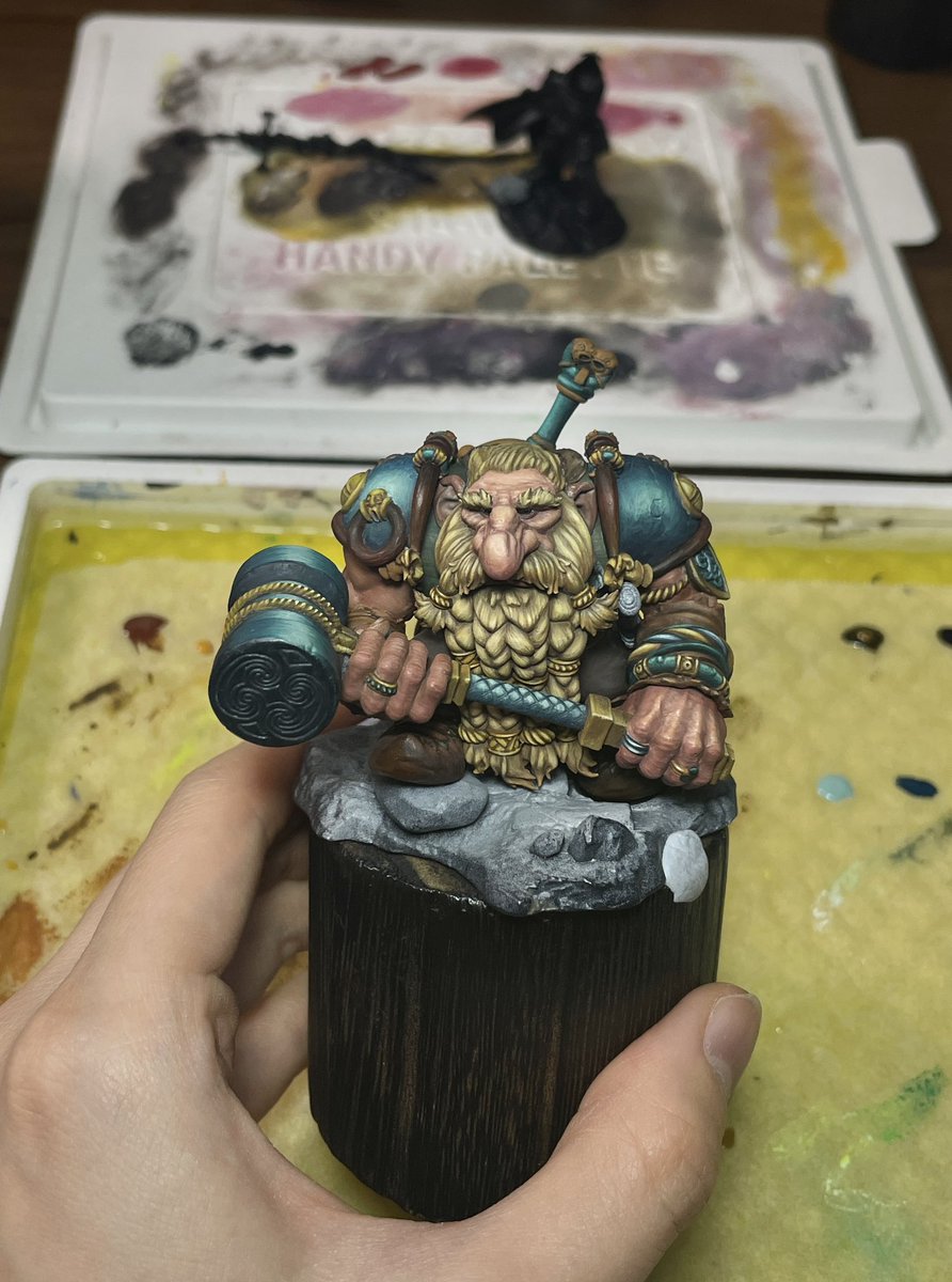 今年中に完成はしなかったけど、かなり進みました。
今年も沢山ペイントできました。まだまだ塗りたいもの沢山あるので、明日からもまたコツコツ筆を持っていこう思います。
#ワールドミニズ
#heramodels