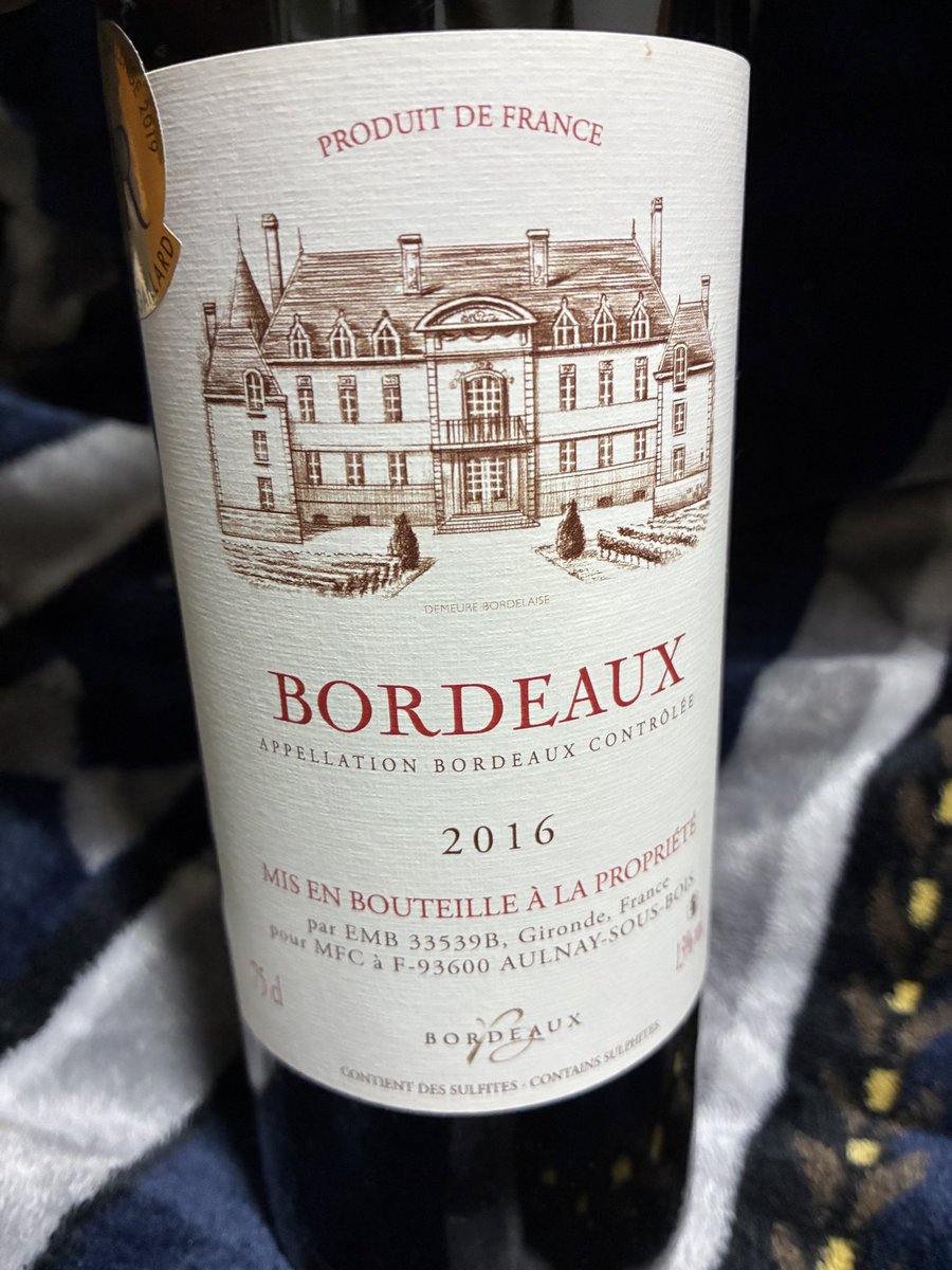 RAMSLABO's tweet image. 赤ワインを飲みながら、ゆっくり年越しやね〜