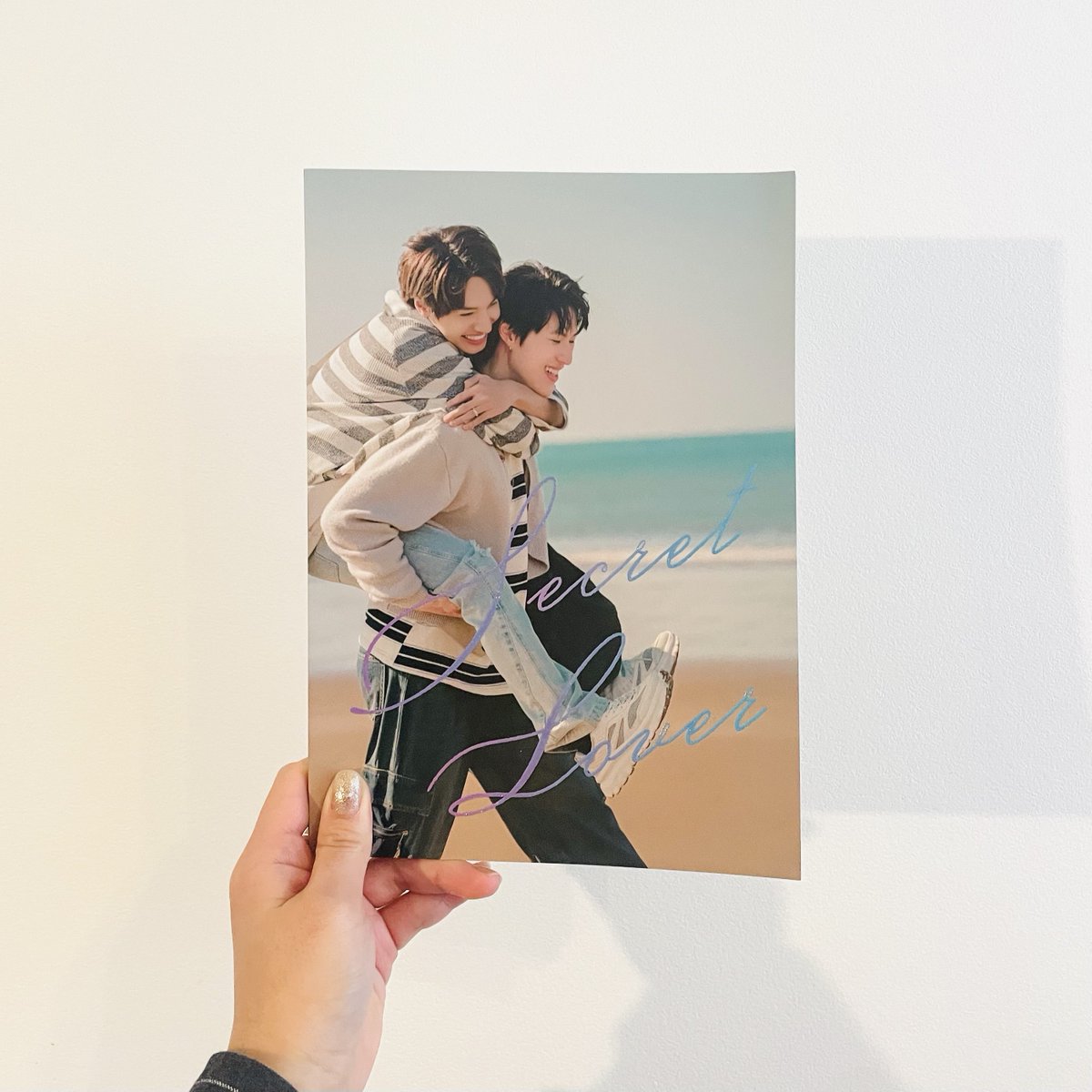 secretlover_jp's tweet photo. ￣￣￣￣￣￣￣￣￣￣￣￣￣￣￣
#秘密關係SecretLover最後の約束
　　　　お年玉企画🧧🤍
＿＿＿＿＿＿＿＿＿＿＿＿＿＿＿

いつも応援ありがとうございます！
今年もよろしくお願いいたします🦕

感謝の気持ちを込めて
プレゼント企画を実施💌

✍🏻#こめおかしぐ 先生
✍🏻#GUNO さん
✍🏻#Chance さん

直筆サイン入 パンフレットを
抽選で5名様にプレゼント！

〈応募方法〉
①公式Xをフォロー
②この投稿を#秘密關係お年玉CP
をつけて引用リポスト

応募締め切り｜1/16(金)23:59

ぜひ映画の感想を教えてください🩵
たくさんのご応募お待ちしております！