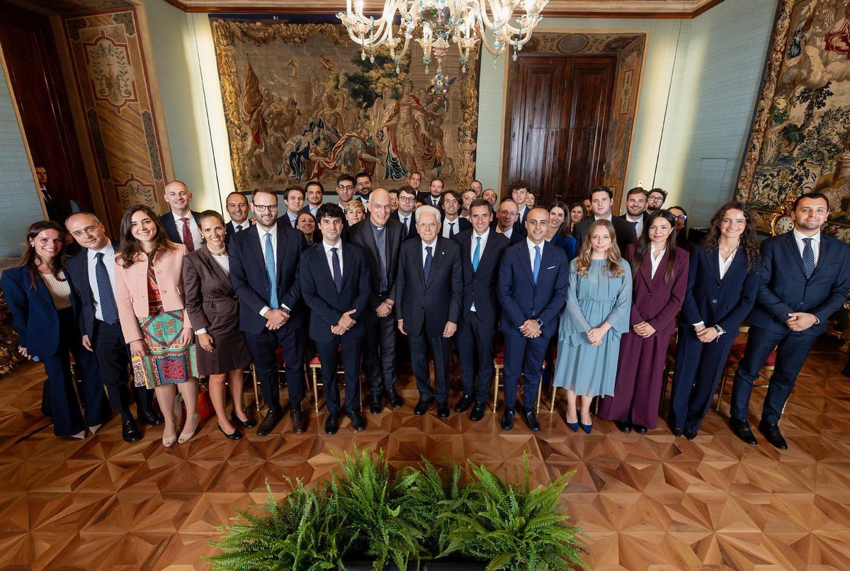 connessioniFP's tweet photo. Il 2025 è stato un anno ricco di impegni per la nostra comunità!

Grazie a chi ha percorso un pezzo di strada con noi. Vi aspettiamo per continuare insieme il cammino. 

Buon anno da Comunità di Connessioni!🎉 https://t.co/vZRQbfzQCn