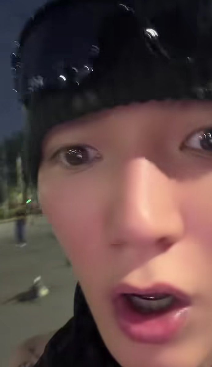 pimwawann's tweet image. ชอบมาก ลานเต้นแอโรบิค = Random street party 5555555555555565665566 แทย้งง