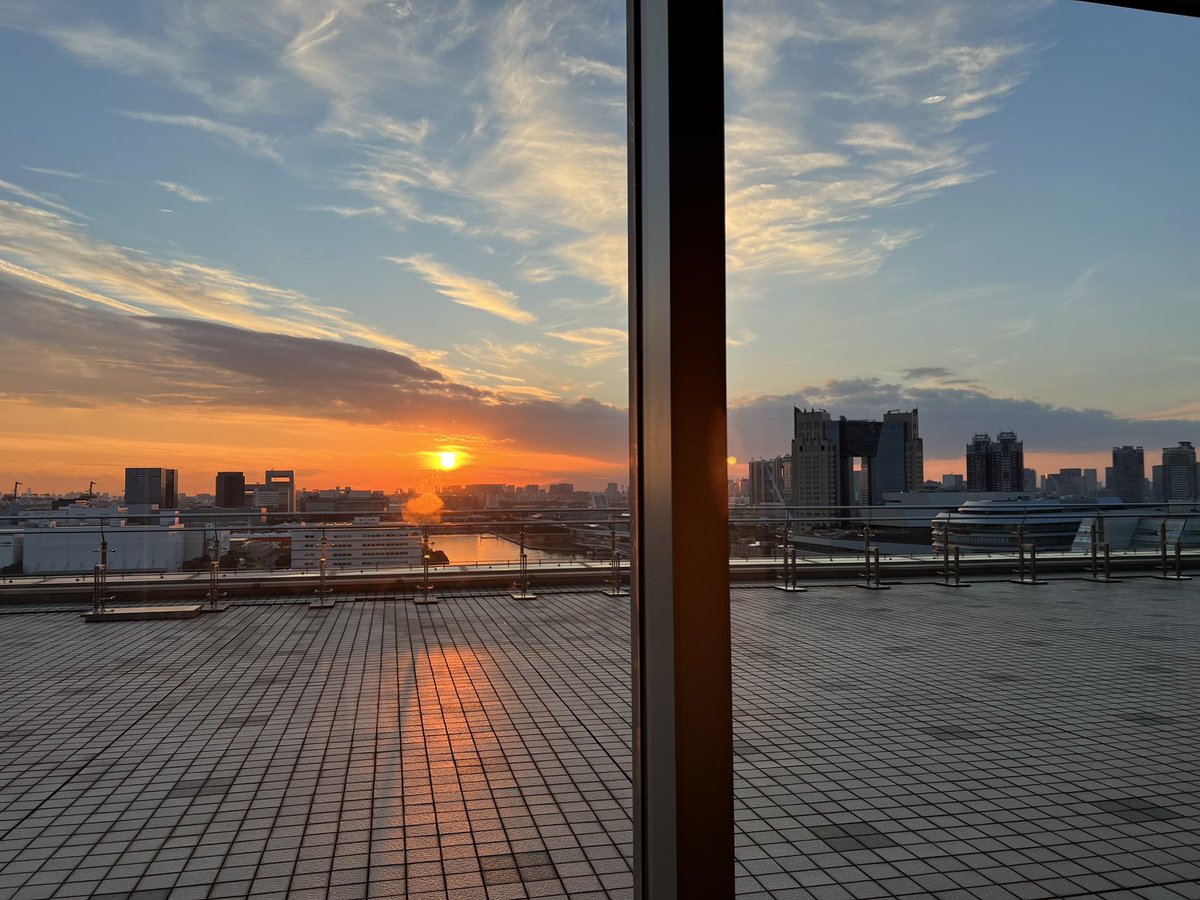 boot_ini's tweet photo. 今回もみなさまお疲れさまでした。今回もまたケバブとは縁のない生活で悲しみしきり。ほぼ人に会わない生活ですが、また夏もよろしくお願いします。たまにはふつう、人がご覧になりにくい景色でも。 https://t.co/1Dq5VLLK9E