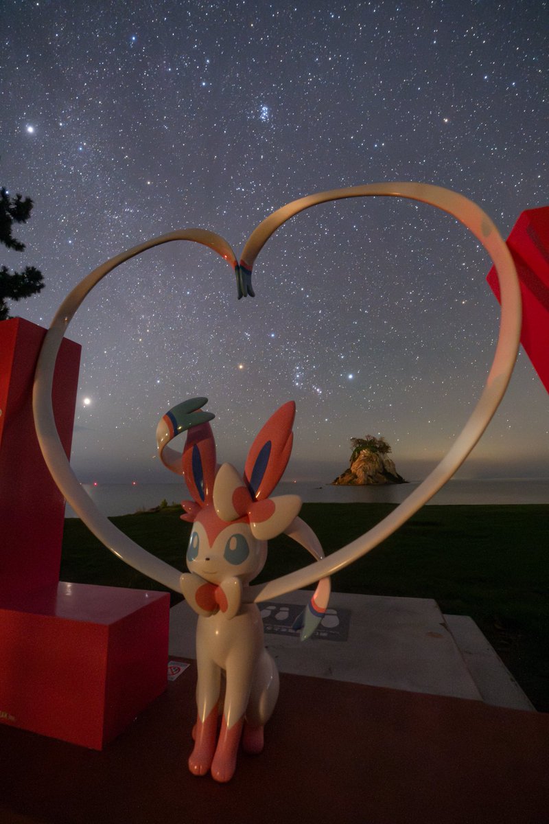 man_ten_bo_shi's tweet image. 【2025年を振り返り～能登の星空～】
今年も能登の美しい星空を見ることができました。
2026年も少しずつ能登の星空の写真を投稿していきたいと思います。
①冬の星座と漁火光柱
②ホタルと天の川
③見附島とニンフィア
④真脇遺跡の環状木柱列