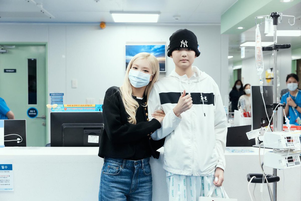 roseannepics's tweet image. she’s the sweetest ever!!!☹️