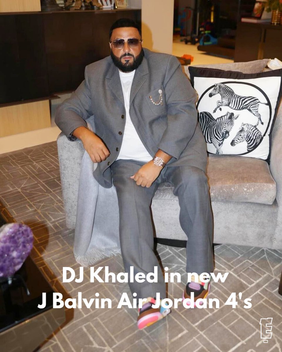 Effecttnews's tweet photo. @djkhaled in @JBALVIN Air Jordan Sneakers.

#sneakerhead https://t.co/y6tqYda0CK