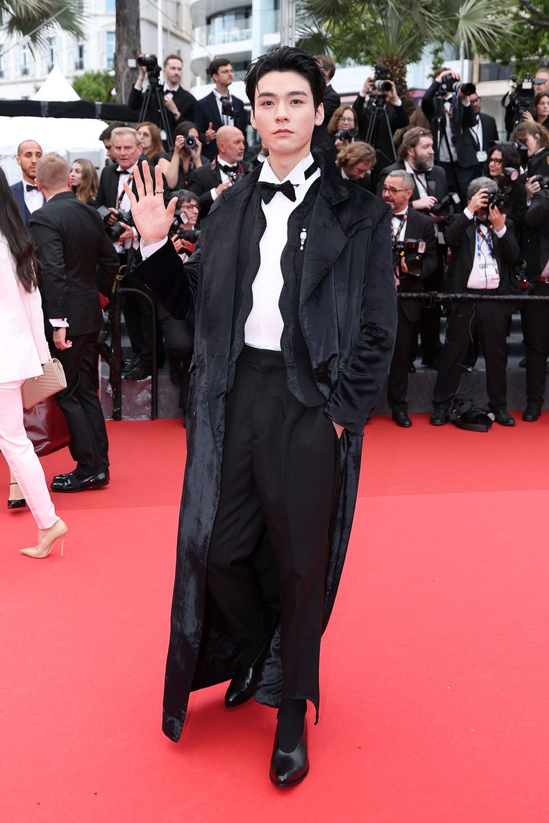 Fashion_Critic_'s tweet photo. Best Dressed International Star of 2025 – Gong Jun

https://t.co/EjVKKMAbDJ https://t.co/oxkyn4JbxN
