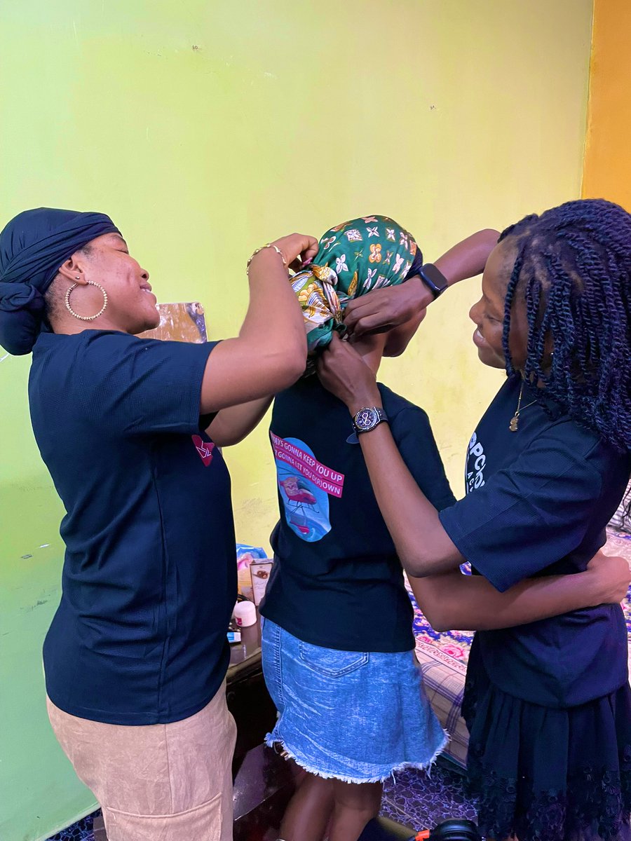 TopcrownTech's tweet photo. 🎬😄When it's time to create at Top Crown.. Smiles everywhere, Students light up with excitement 😊Laughter and ideas flow 🔥Turning dreams into films, having fun doing it 🎥 memories made🤝 It's more than school – it's where passions come alive! 🚀 #TopCrownVibes #FilmSchoolLife https://t.co/ZhAz5u3y53