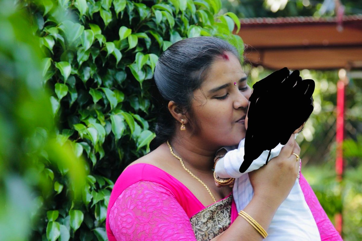 Ah pombala ya ava virupam elama meratti ava thimira adaku nama sudana sunniya ava monjila orsi techu thati monjila arenju vaiya open pani gawak nu pola sorugi echi vadiya vadiya omba vitu molaya sapi kaduchu eluthu full odamba thadavi kaal viruchu ava venam nu sola sola soruganum