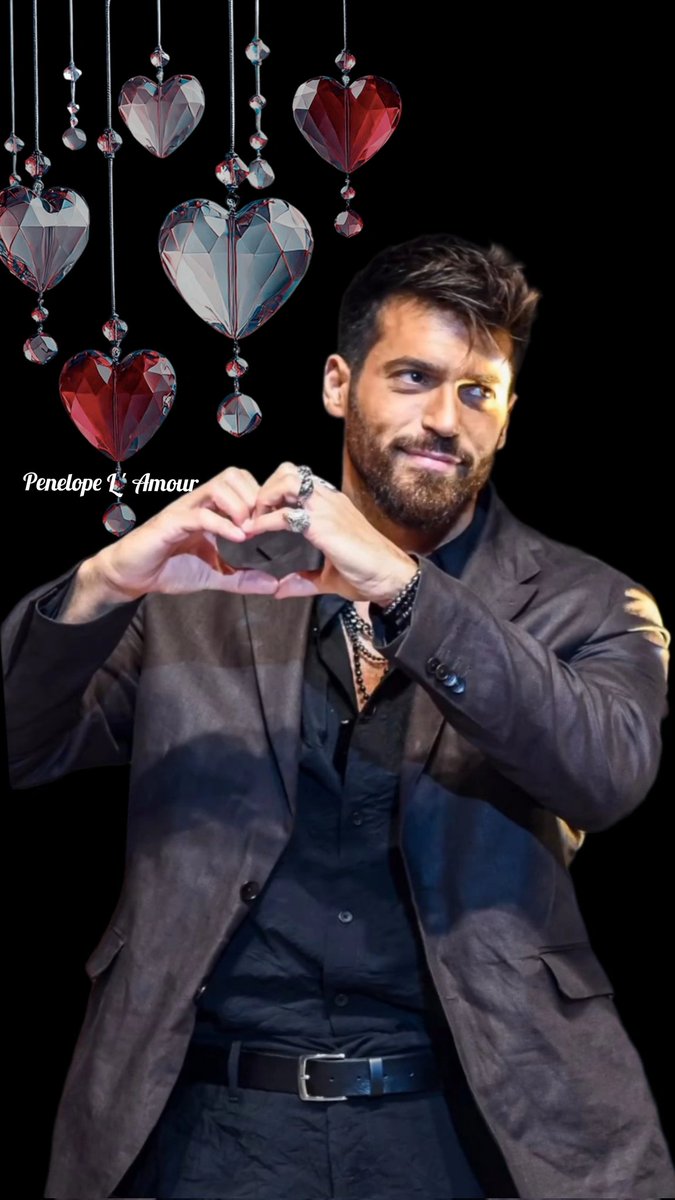 amour_penelope's tweet photo. Gunaydin Reinas 😘 

En el último dia del año me quedo con el amor, 
porque la vida va de amor...
del que recibimos y del que somos capaces de dar 💙

#CanYaman ❤️ https://t.co/LxypDJhnji