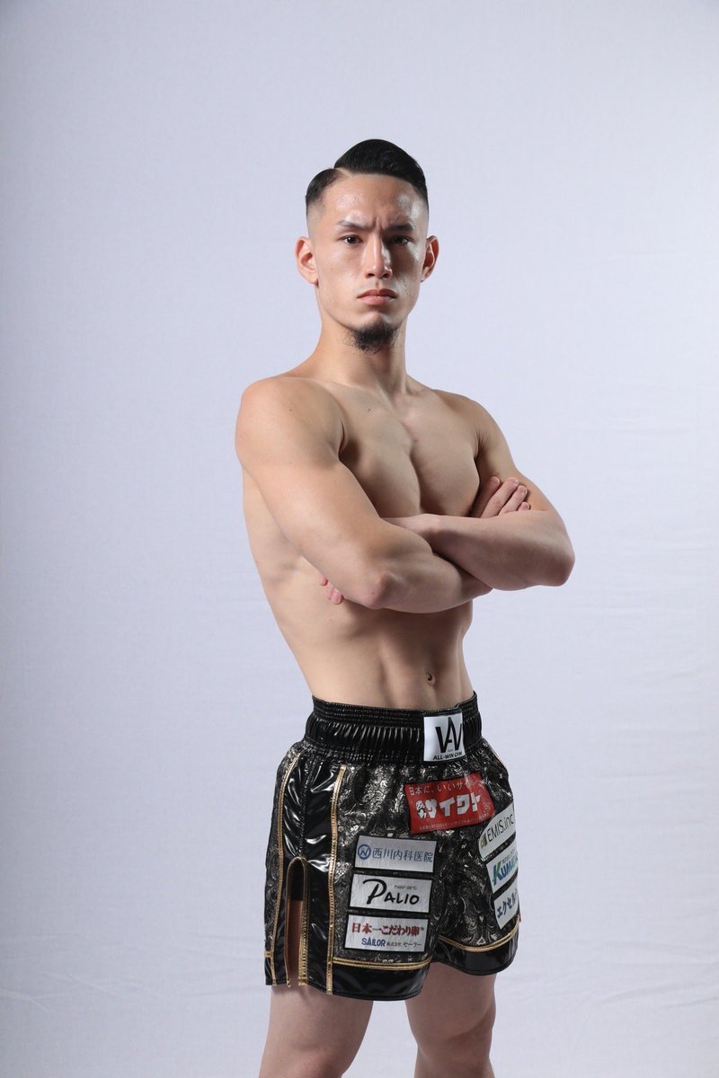 begin_yoshioka's tweet photo. 今年も沢山の方々にお世話になりました！
今年は、1戦1敗！
MMA戦績2戦2敗！

K-1からMMAに転向して
寝技に苦戦して、
なかなか寝技に対してアジャストできてなく
悩むこともありました！

2026年は更なる飛躍と活躍を
期待しててください！

まだまだ未熟ですが
今後とも宜しくお願い致します！ https://t.co/F9jlHE1Wod