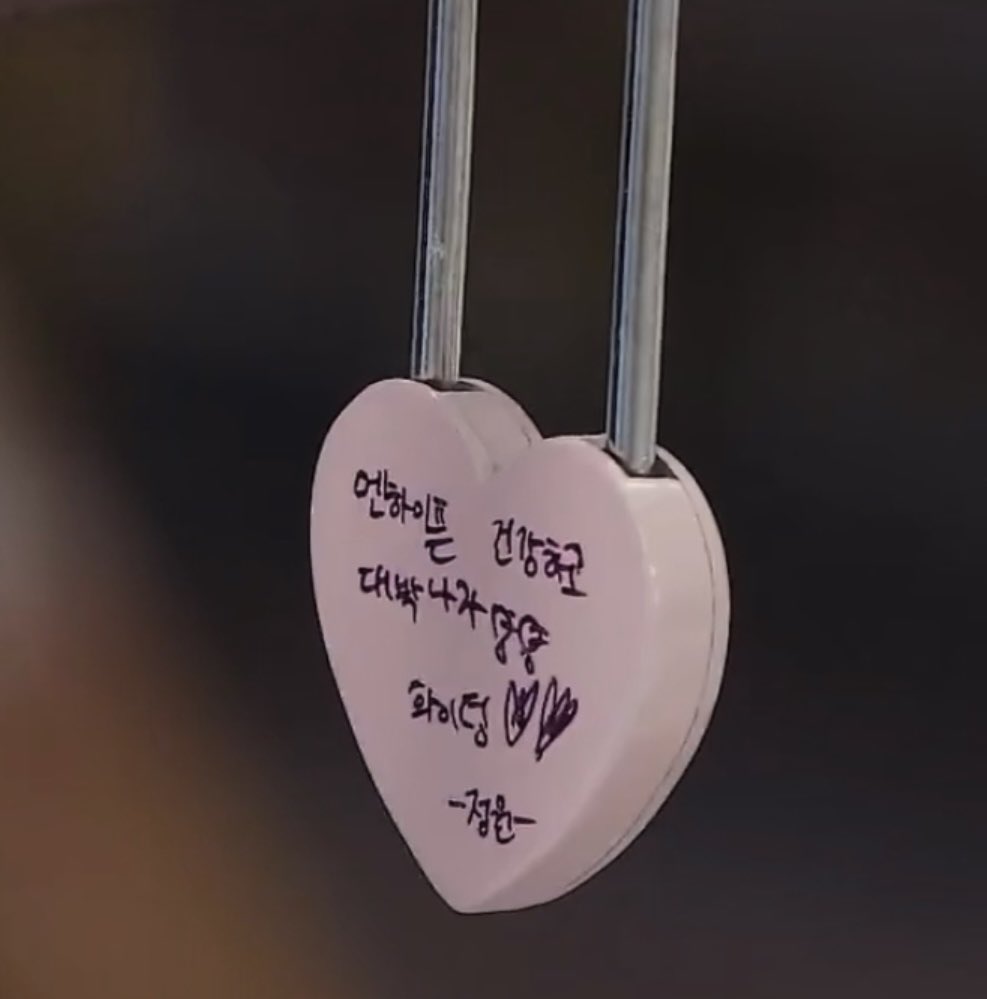 보조개･ᴗ･ tweet media