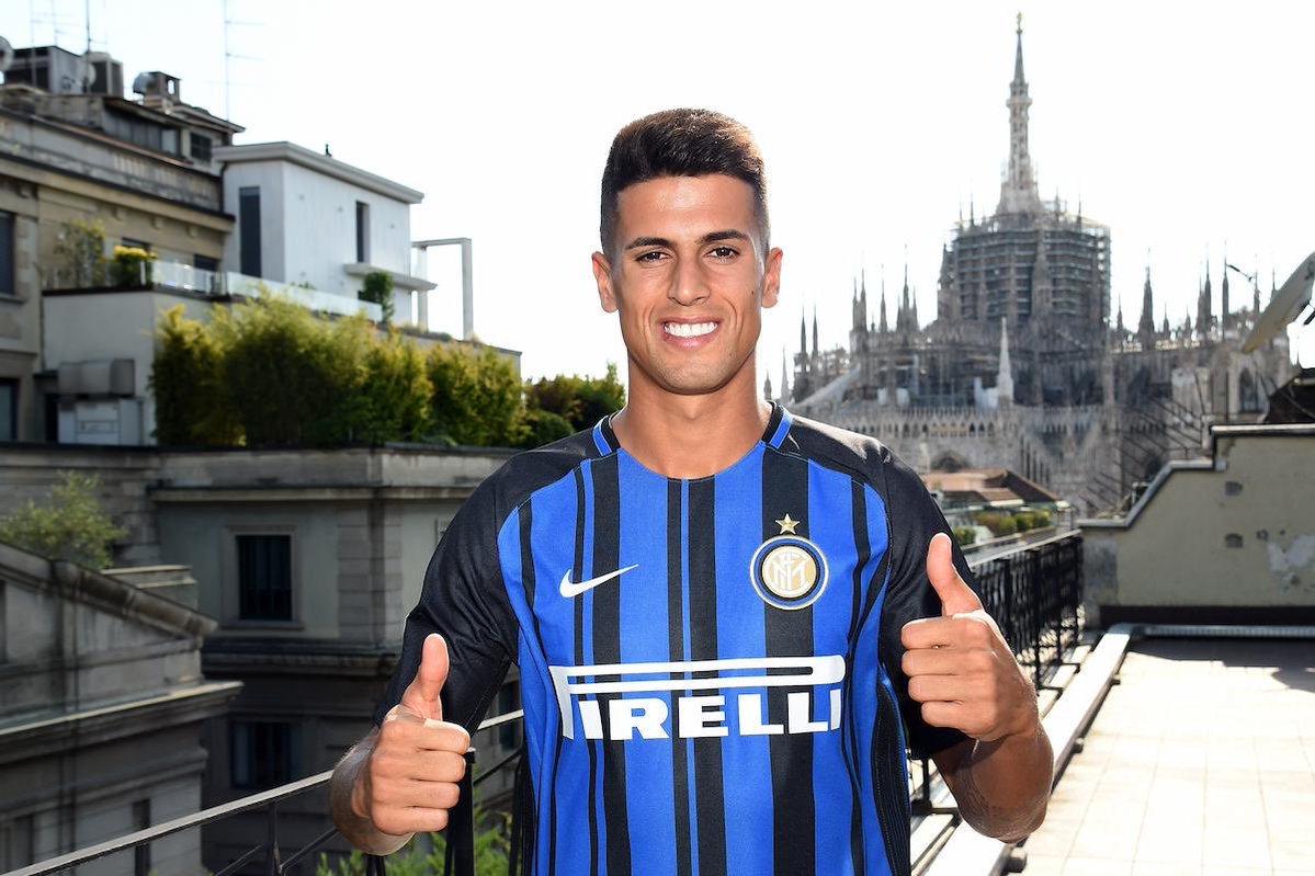 🚨 Inter have approached Al Hilal to ask for LOAN deal conditions and explore potential structure of the deal.

⚠️ The goal, far from easy, is to find someone who is immediately ready for Chivu and reproduces the happy pattern he tried with Akanji.

👤 <a href="/FabrizioRomano/">Fabrizio Romano</a>