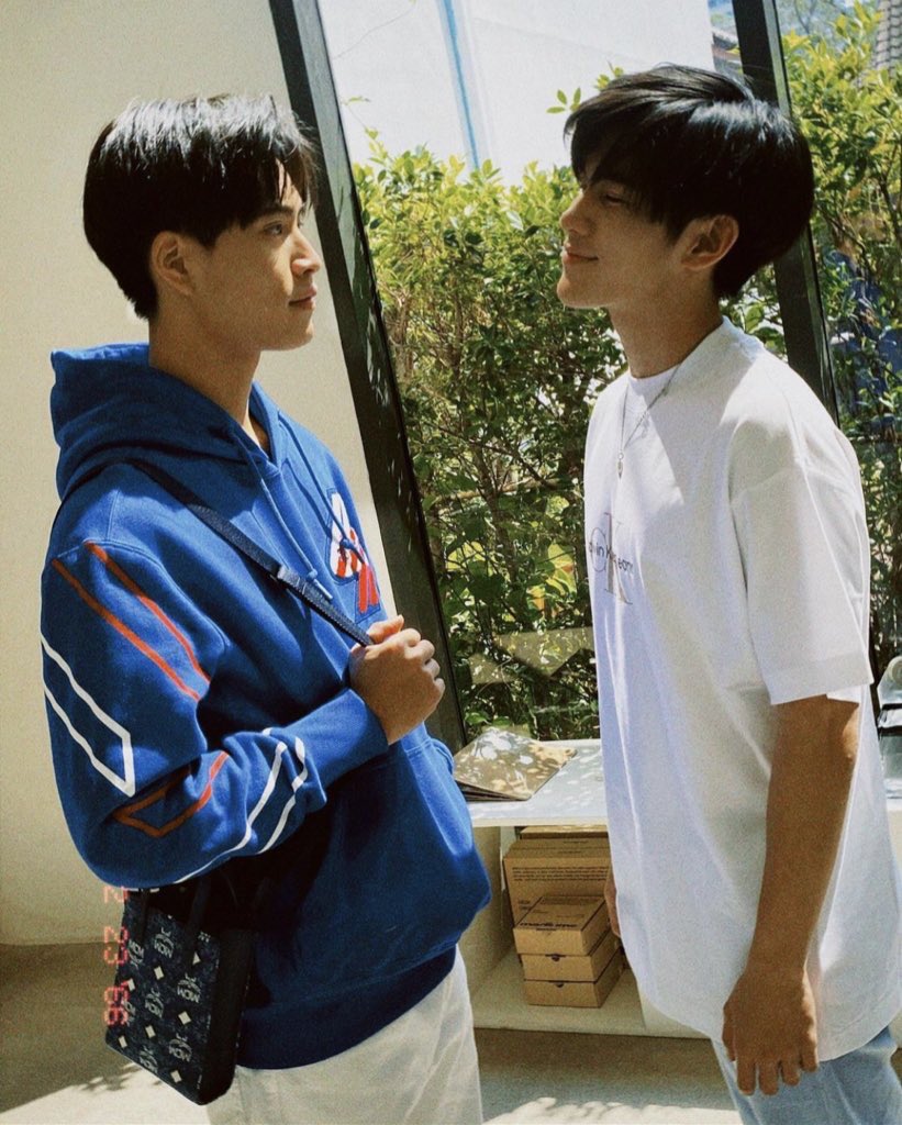 GeminiFourth_FR's tweet image. No matter how loud the world gets or how fast time moves, the love stays right here.
Thank you for existing exactly as you are, for the comfort, the laughter, and the warmth you give us without even trying.

STILL LOVE GEMINIFOURTH
#2026ไปกันต่อกับเจมีไนน์โฟร์ท

You’ve become a…