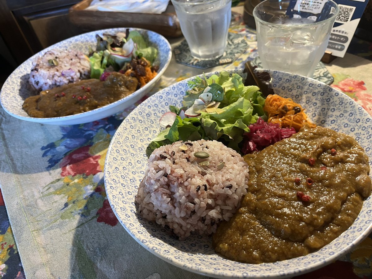 せいんと tweet media