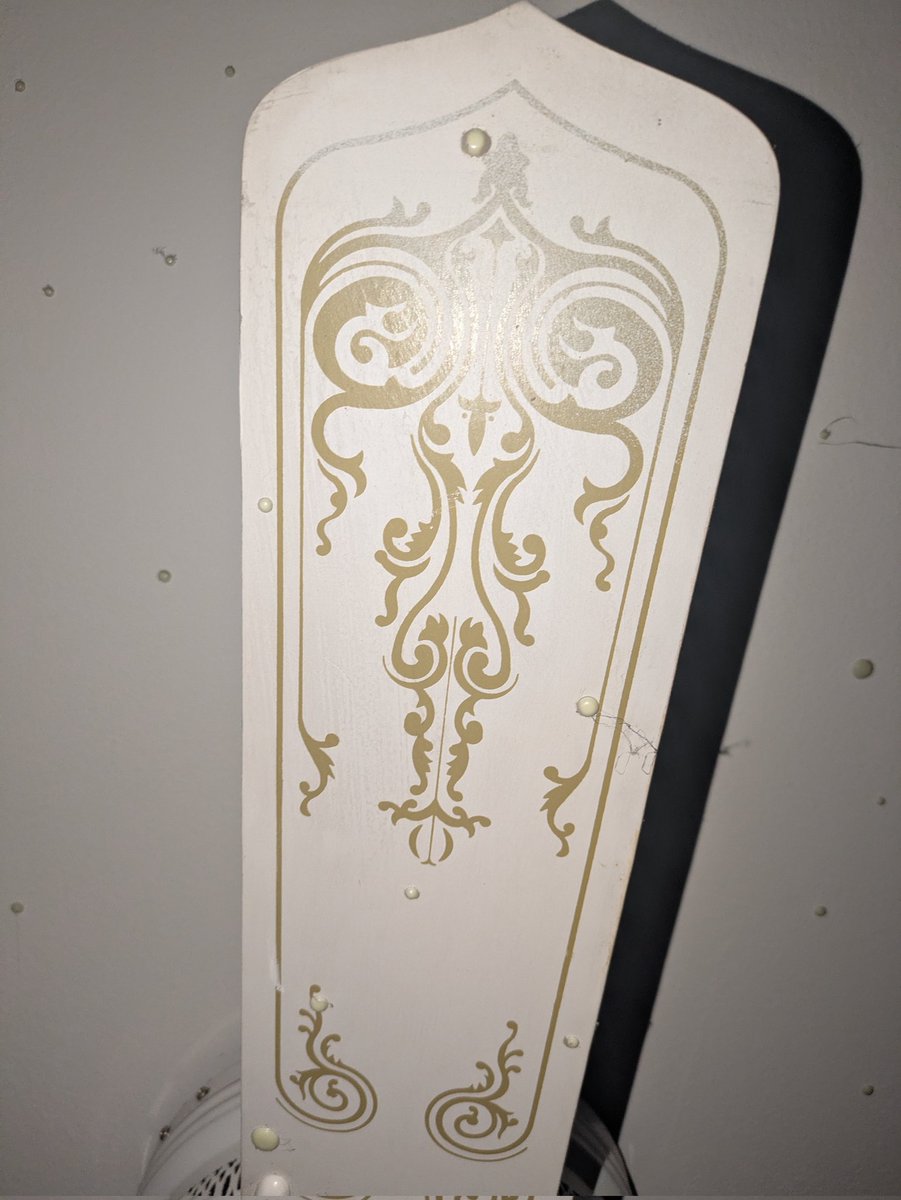 schratty tweet media