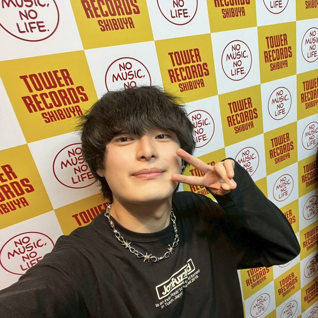 ryu__guitarrrr's tweet image. 今年も大変お世話になりました〜！

今年はジャムファズで野外フェスたくさんでて、
さまざまなアーティストさんのサポートもしました！

出会いに感謝🫂
来年も頑張ります！よろしくお願いします🥺